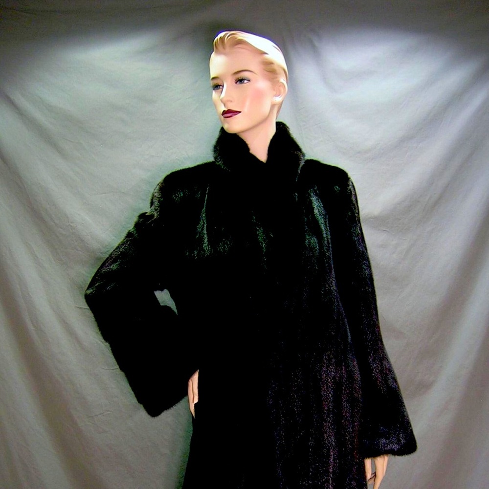 Natural ranch mink NWT trumpet bottom